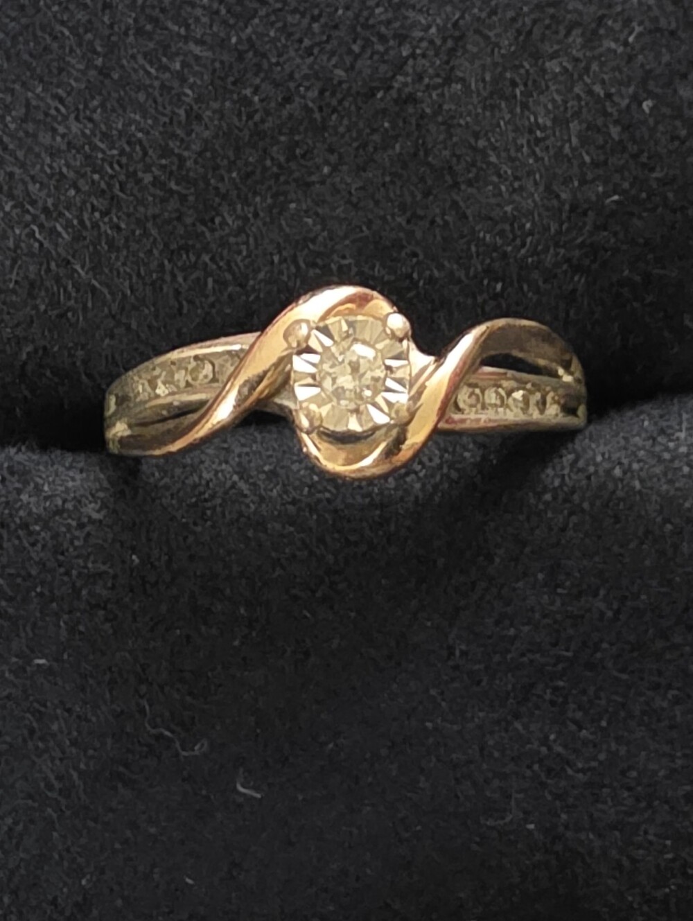 925,10k Rose Diamond Ring
